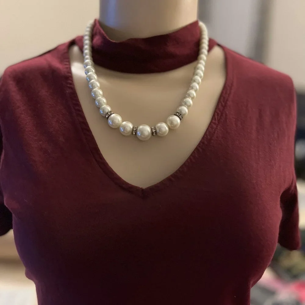 Pearl Necklace - Picture 1 of 2